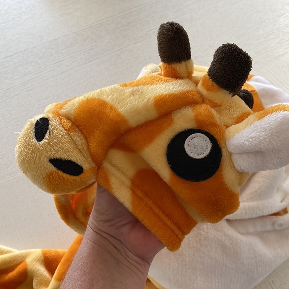 Giraffe Plush Onesie - Picture 5 of 5